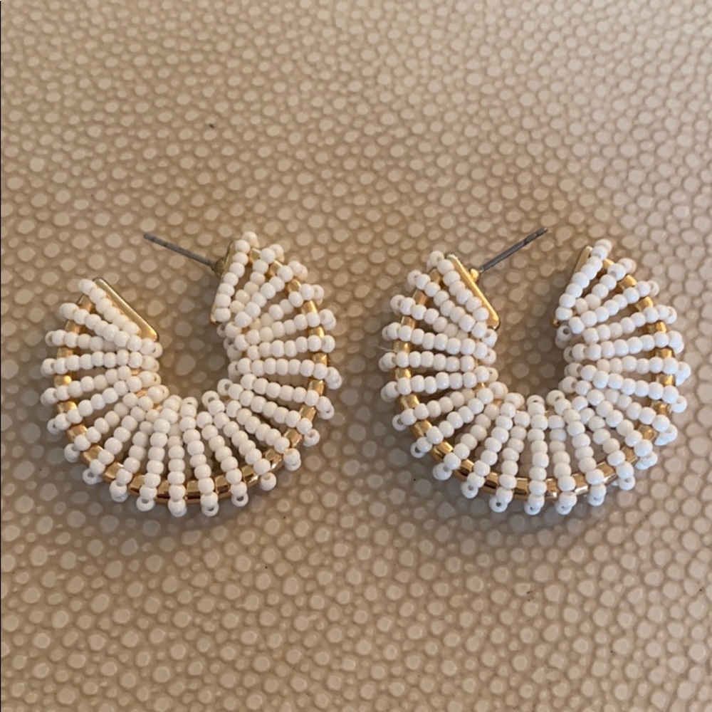 Hoop earrings with beads